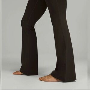 Lululemon Groove Super-High-Rise Flared Pant Nulu, Size 4